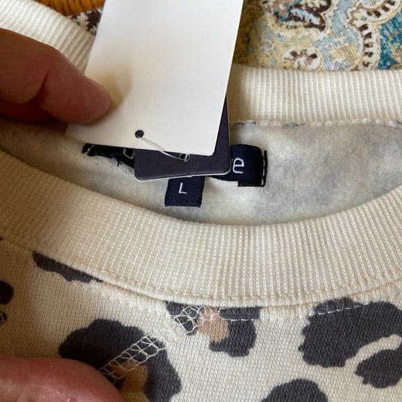 Ocean Drive Clothing Cheetah sweatshirt oversized Cream size L NWT - Picture 8 of 14